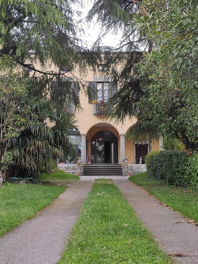 Villa Riva Lago - Apartment With Parking Tavernola Bergamasca Exteriör bild