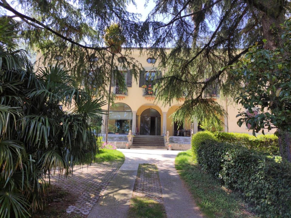 Villa Riva Lago - Apartment With Parking Tavernola Bergamasca Exteriör bild