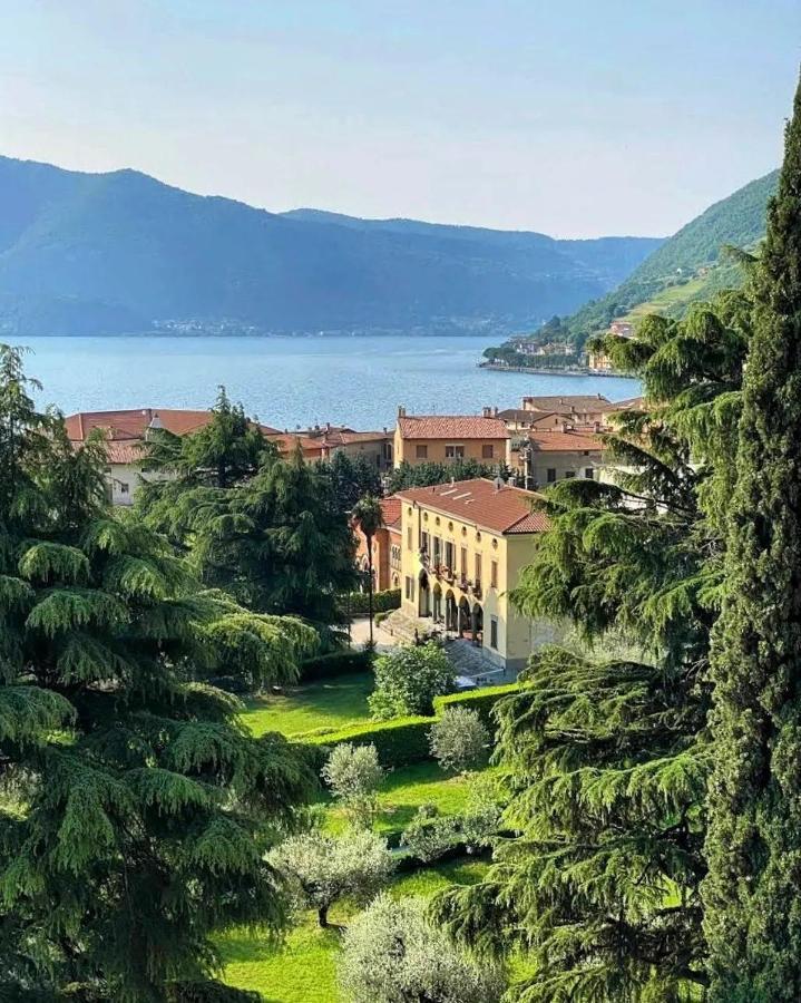 Villa Riva Lago - Apartment With Parking Tavernola Bergamasca Exteriör bild