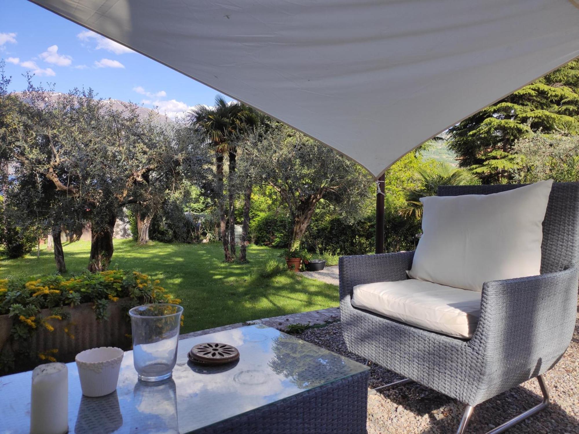 Villa Riva Lago - Apartment With Parking Tavernola Bergamasca Exteriör bild