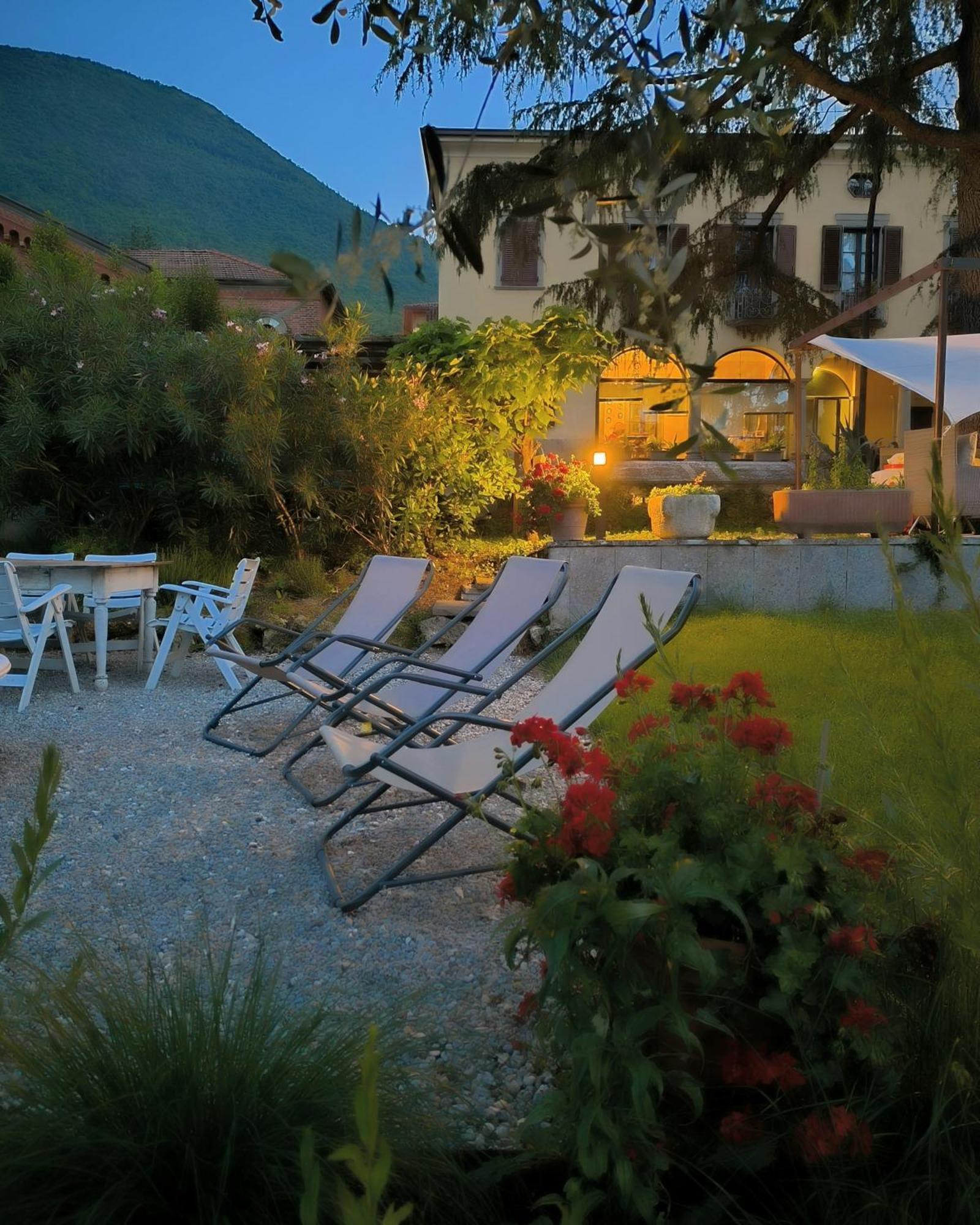 Villa Riva Lago - Apartment With Parking Tavernola Bergamasca Exteriör bild