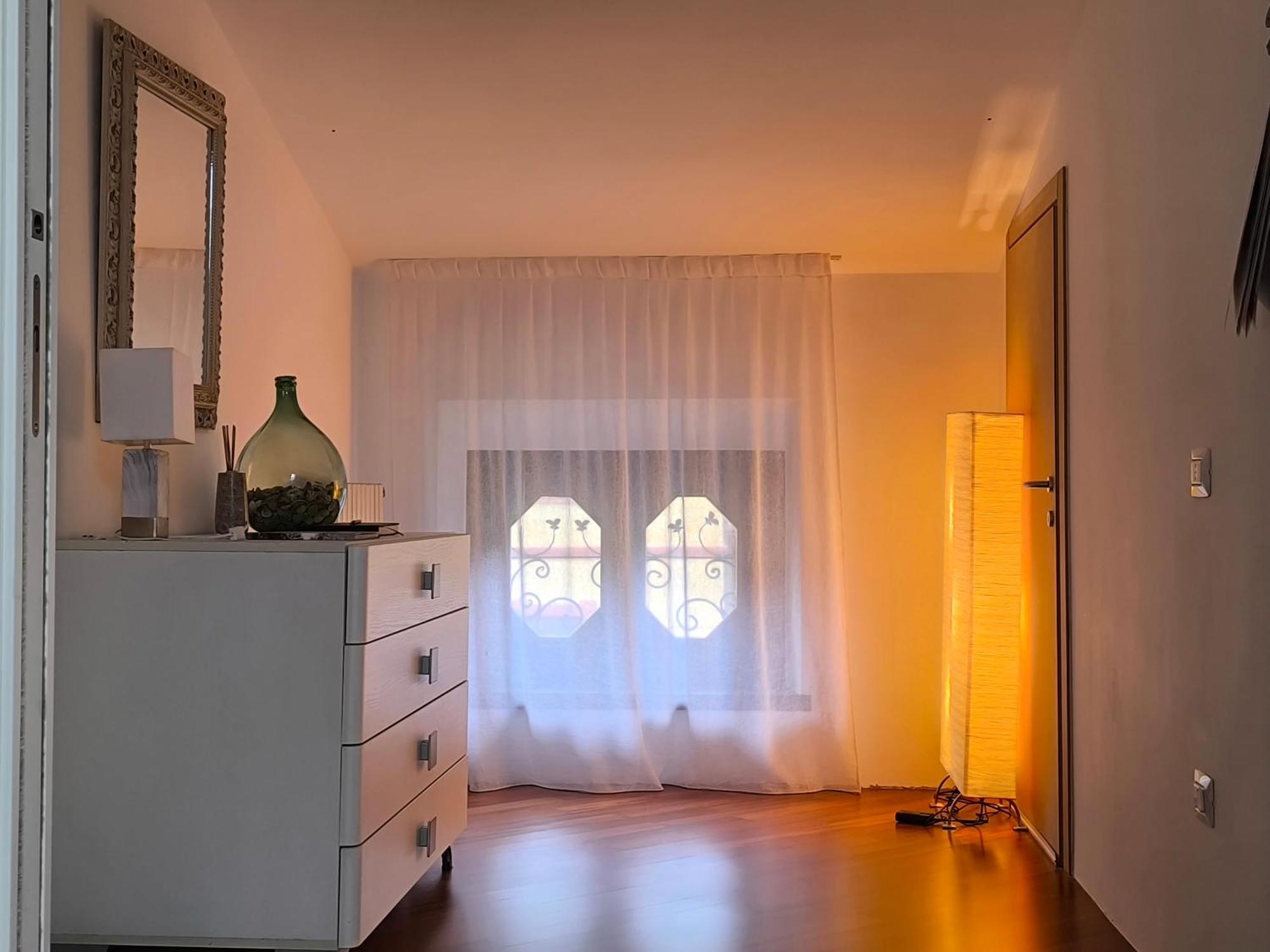 Villa Riva Lago - Apartment With Parking Tavernola Bergamasca Exteriör bild